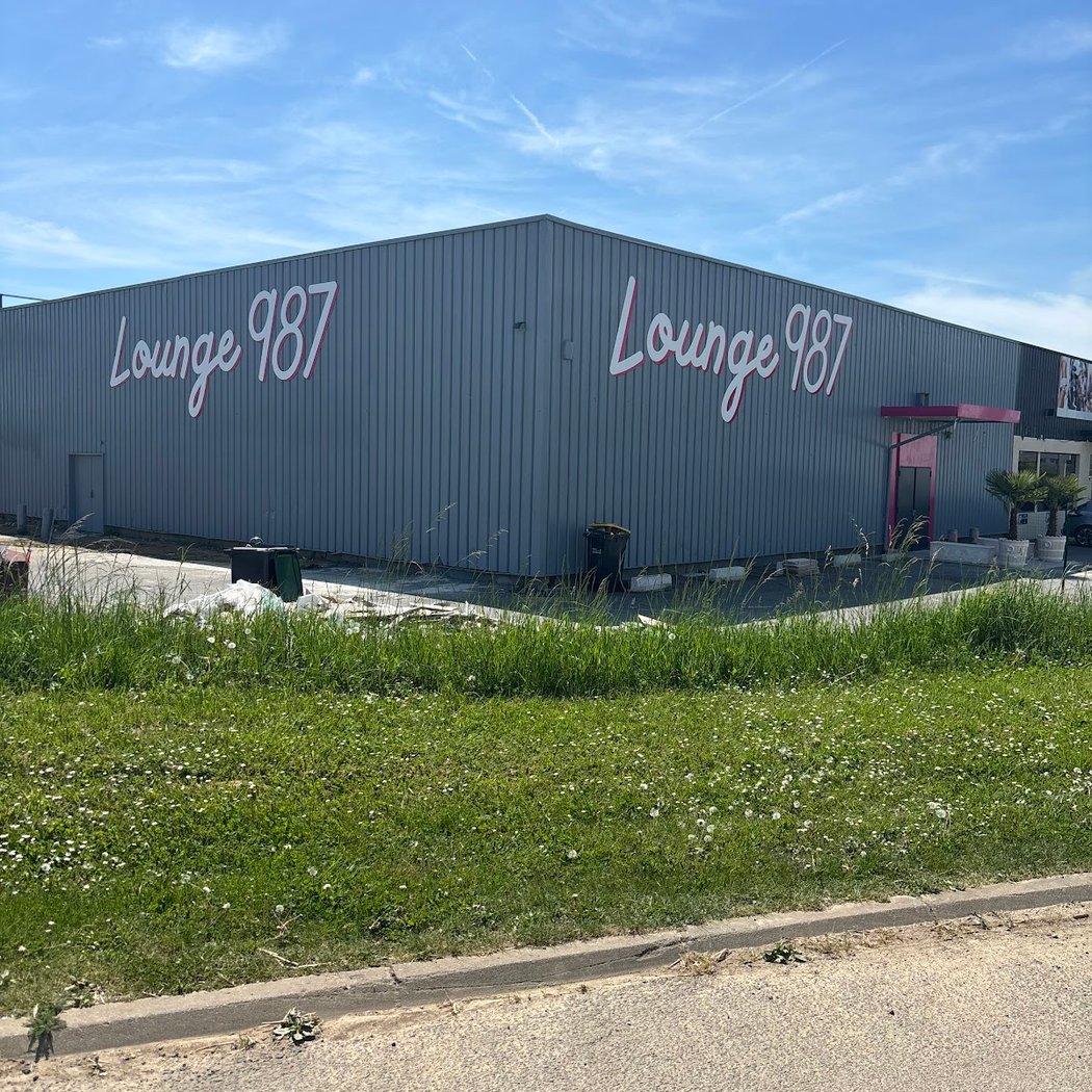 Lounge 987 2